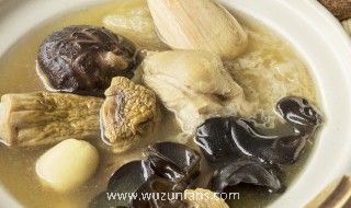 制作鸡汤放什么食材 鸡汤的做法