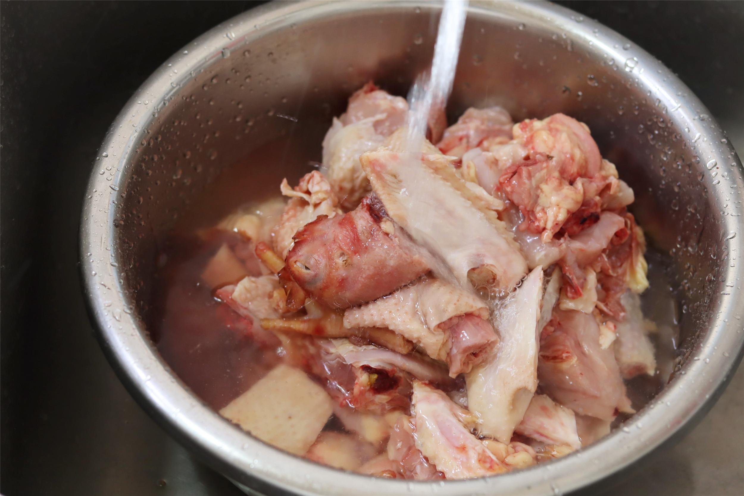 炖鸡汤怎么炖好吃(汤鲜肉香不油腻)