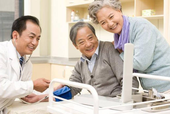 哪些方法可以取出医保卡里的钱（自费药报销）