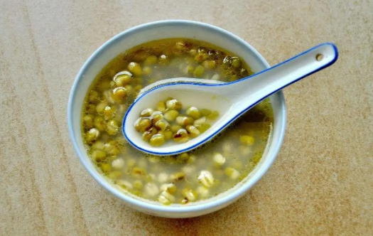 煮绿豆汤什么时候放糖最好