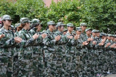 军训脚起泡了怎么办(军训脚起泡了怎样)
