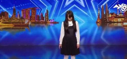 亚洲达人秀印尼恐怖女孩是谁  幻术师瑞安娜个人资料介绍