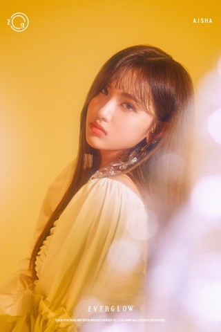 乐华女团EVERGLOW出道在即 专辑预告照展独特魅力