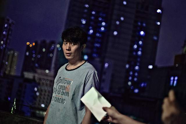 电影《人间喜剧》曝光片尾曲剧情 艾伦温情诠释演绎朴素人生