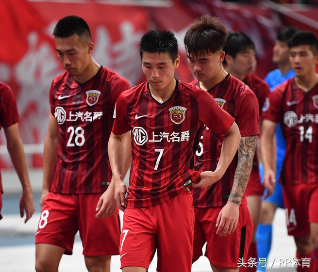 中超为什么不能踢欧冠(热门两强相继出局 中超为何在今年亚冠举步维艰?)