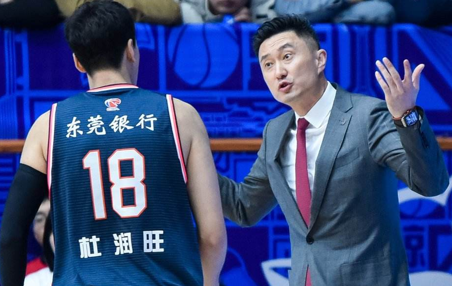 毕剑峰为什么不打cba(速递：杜锋缺席大战真因曝光，辽篮大外人选出炉，王骁辉遭声讨)