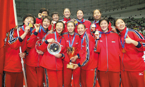 有女排吗2003世界杯首日赛程(深度｜2003年世界杯，中国女排靠什么登上世界之巅?)