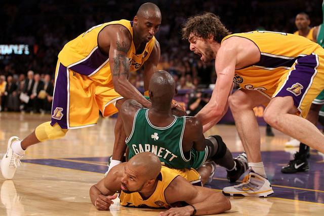 2010nba总决赛比分(复盘2009-2010赛季NBA总决赛，缅怀湖人、凯尔特人抢七定胜负)