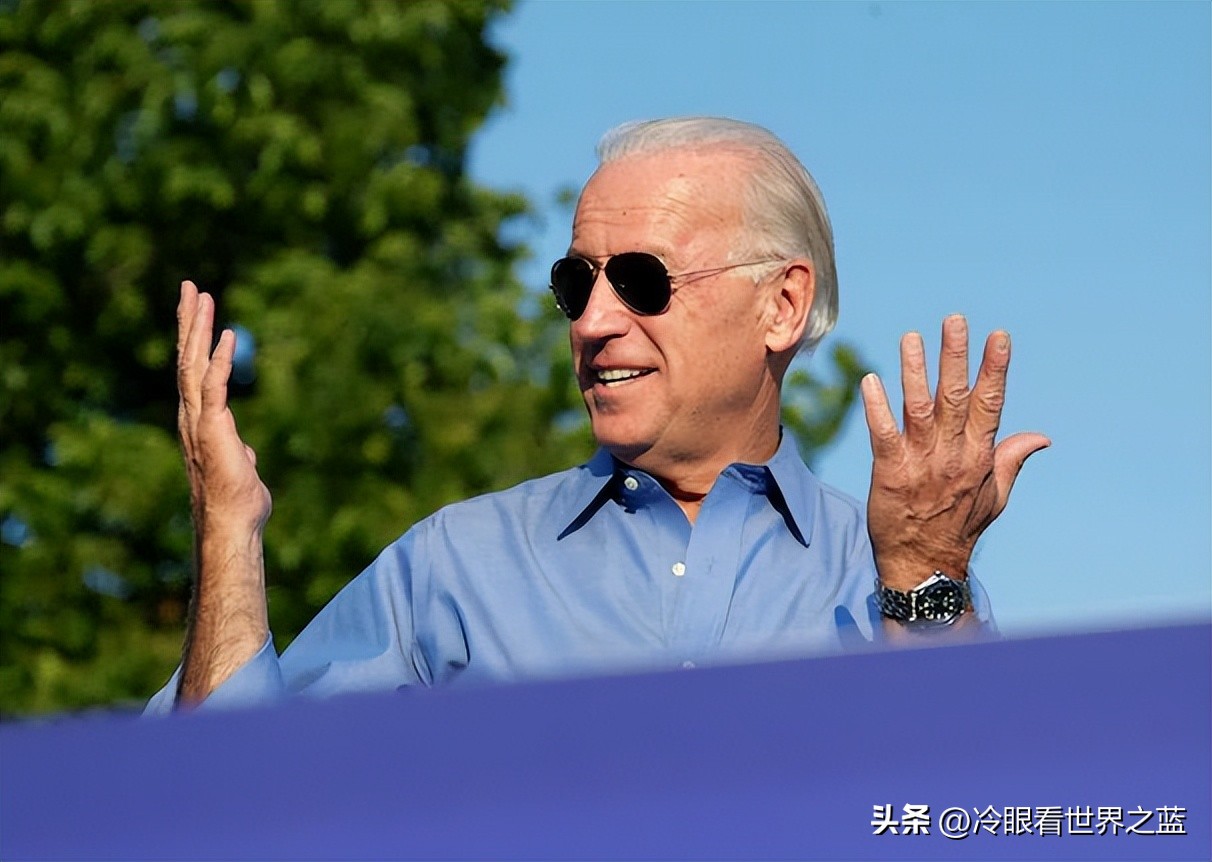 拜登送给普京的墨镜(摘不了墨镜的拜登，换不下绿军装的泽连斯基，政客的穿着有何意?)
