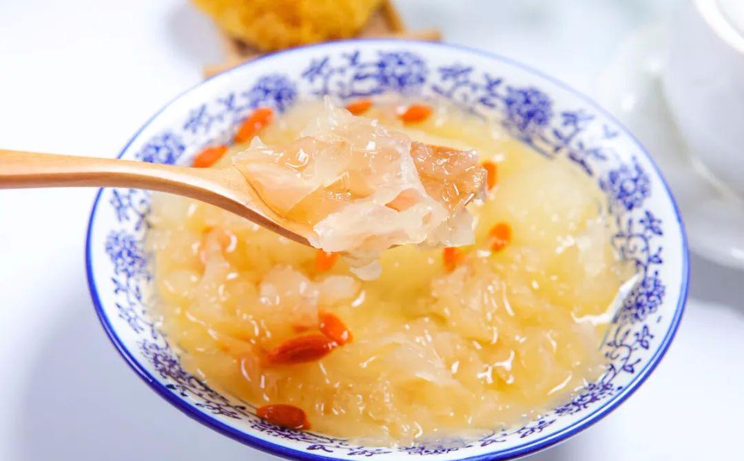银耳汤的正确做法(教你做香甜软糯的银耳汤)