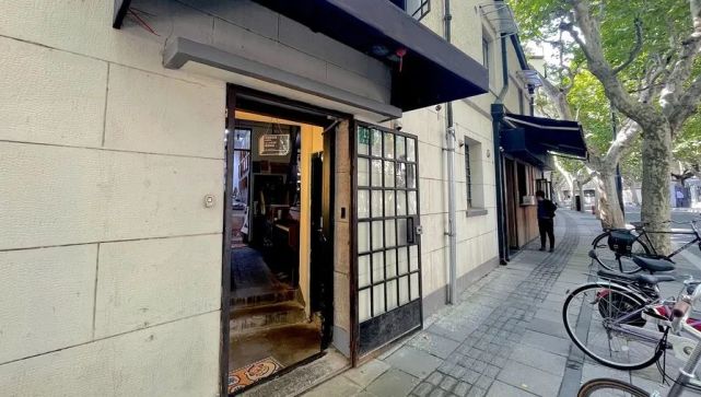 这家网红书店只看书不卖书，店主：不止一次想关店……