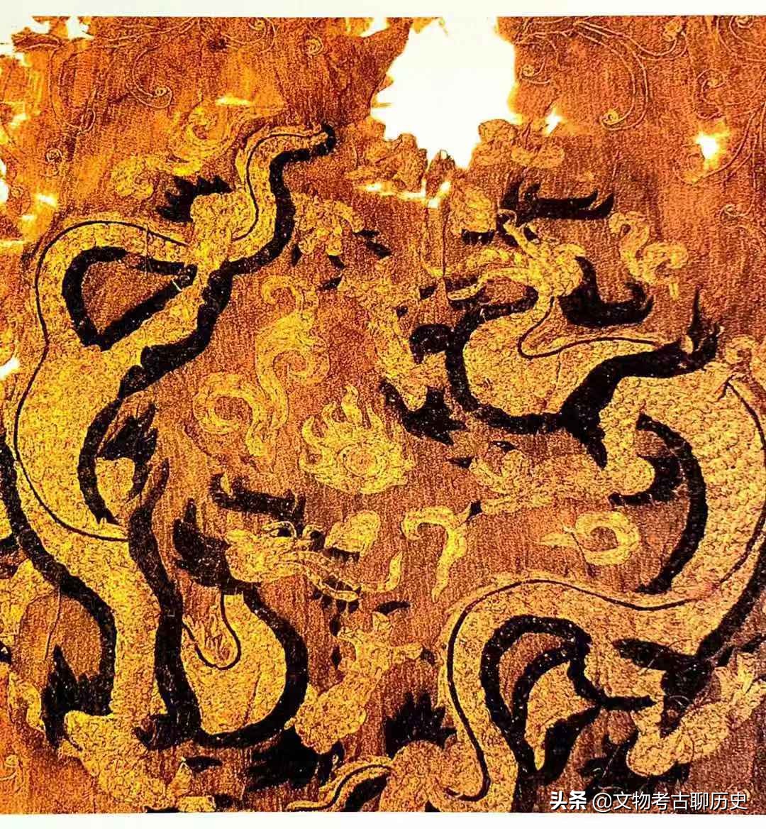 中国古代的龙袍起源于什么时候?从龙袍上的龙文化说起