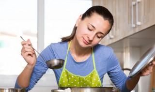 猪头壳放什么煲汤好喝 猪头壳放什么食材煲汤好喝