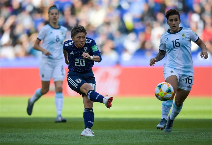 日本vs德国滚球盘 （比赛中的竞猜）