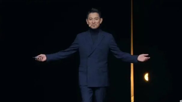 华为Mate 60 RS非凡大师版手机壳：璀璨星钻智能视窗保护套即将登场